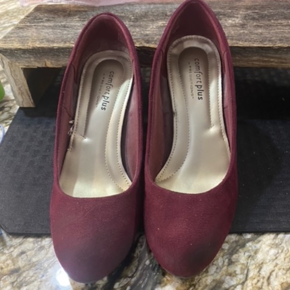 Burgundy or Maroon Pumps Size 6 - Picture 6 of 9